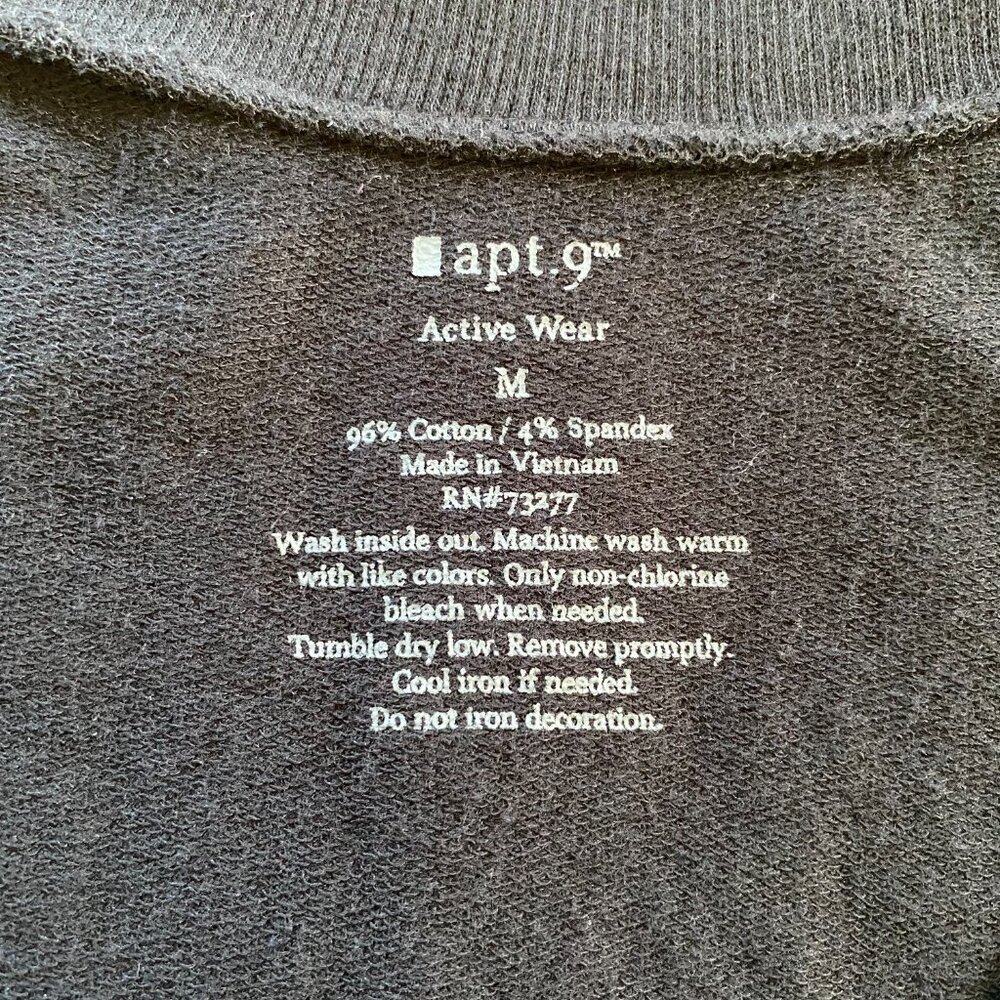 Women's Black Activewear Short-Sleeve Zip-Up Jacket, Bird Graphic Y2K style - Picture 10 of 10